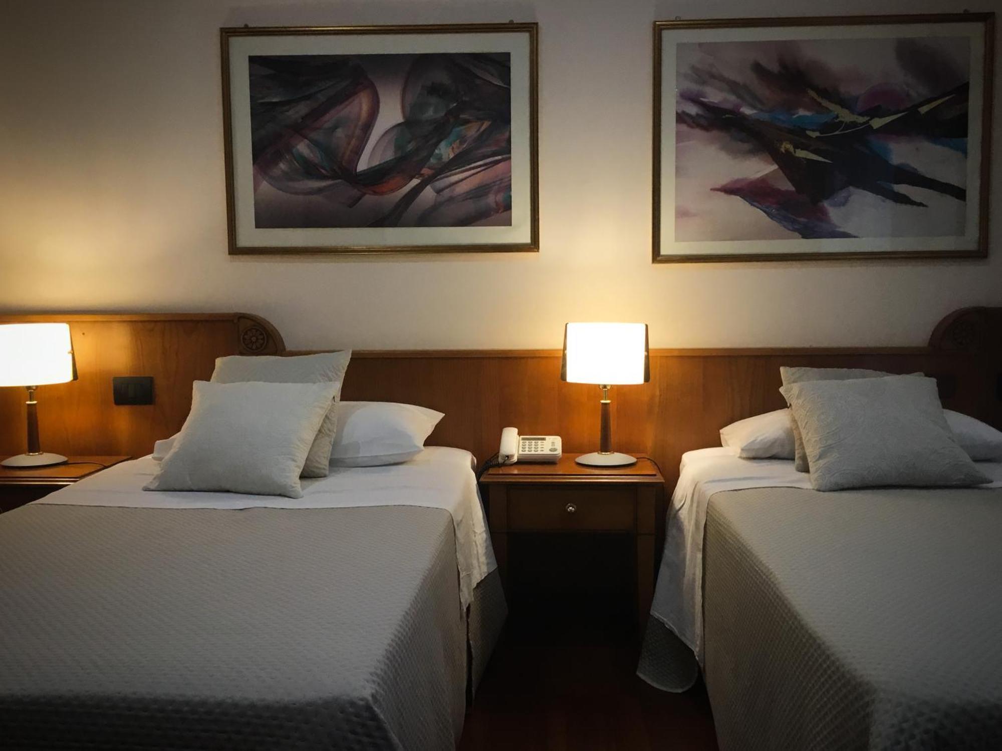Hotel Erania à Sala Consilina Extérieur photo