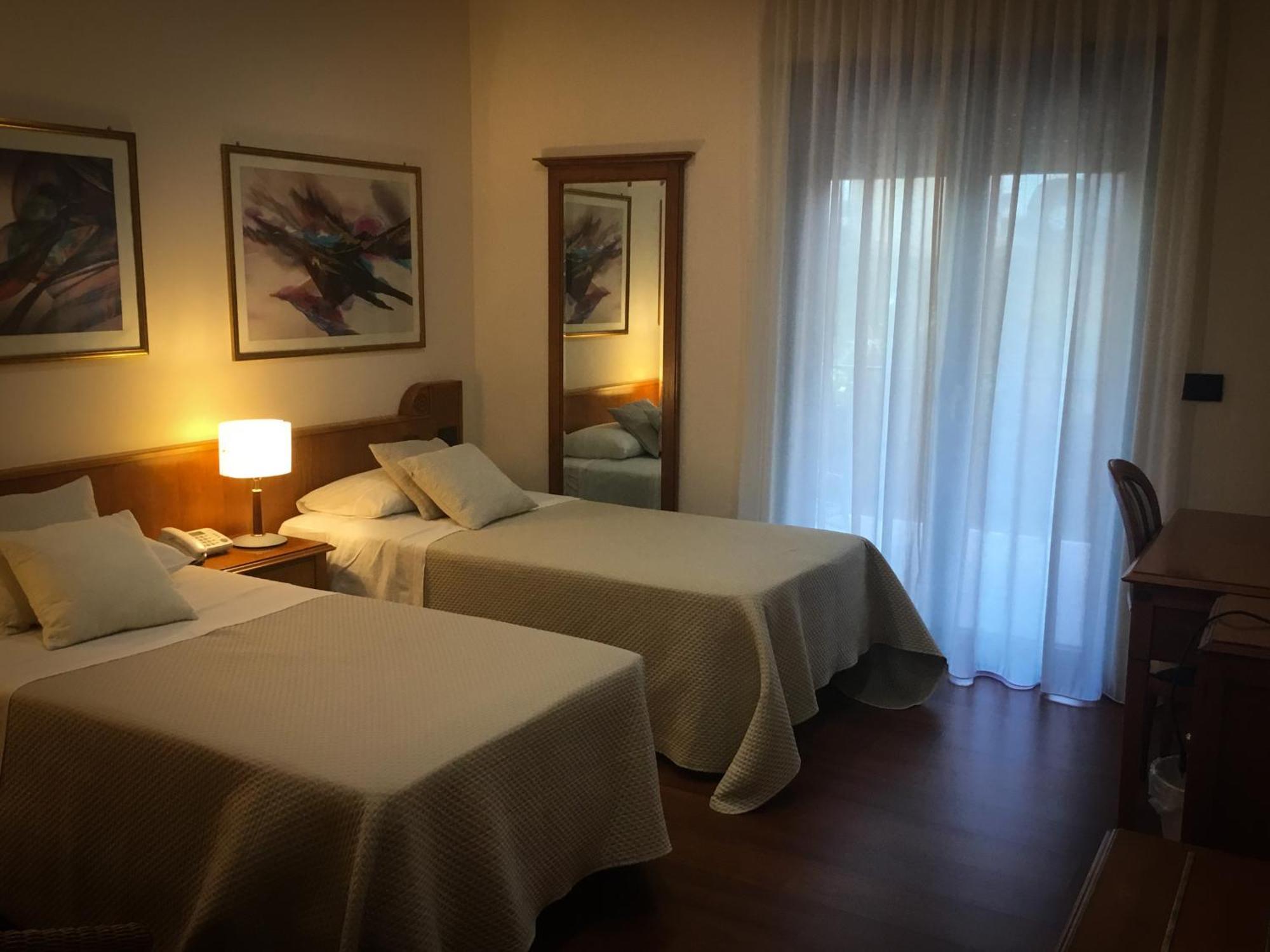 Hotel Erania à Sala Consilina Extérieur photo