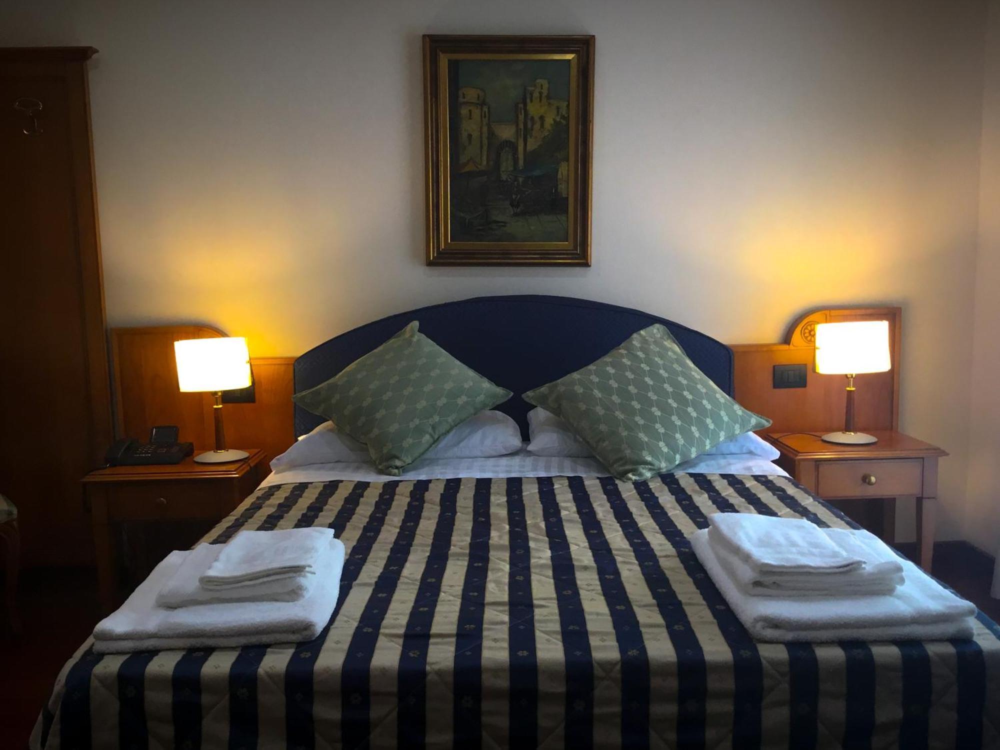 Hotel Erania à Sala Consilina Extérieur photo